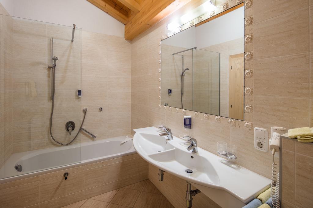 Schimpfoesslhof Villa Fiss Kültér fotó